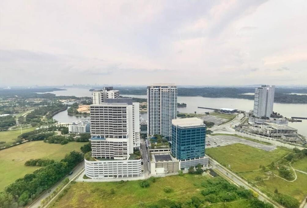 C0704 Almas Suite Seaview & Netflix Stay Nusajaya  Kültér fotó